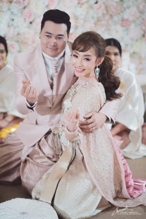 ชุดไทยเจ้าสาว ชุดไทยจักรพรรดิ์ เช่าที่แบมบี้ เวดดิ้ง ห้วยขวาง